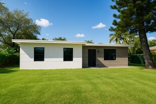 4919 SW 28th Ave in Fort Lauderdale, FL - Building Photo
