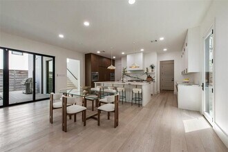 6443 Kenwood Ave in Dallas, TX - Building Photo - Building Photo