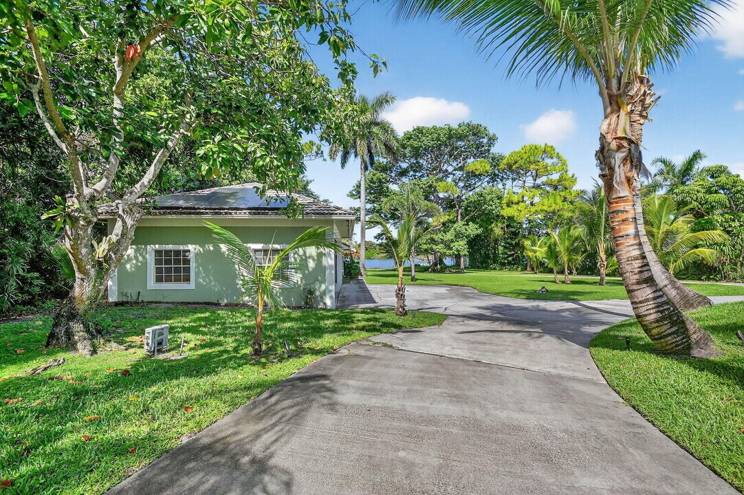 6225 Pine Dr in Hypoluxo, FL - Building Photo
