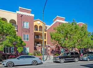 Mayfair Court Apartments in San Jose, CA - Building Photo - Building Photo