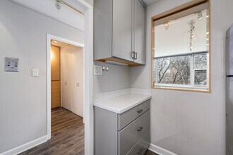 336 W Wellington Ave, Unit 503 in Chicago, IL - Building Photo - Building Photo