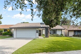 914 Kirkwood Ave in Pasadena, CA - Building Photo