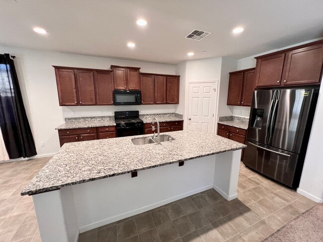 2407 N Stanley Ave in Fresno, CA - Building Photo - Building Photo