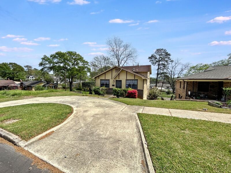 521 12th St W in Birmingham, AL - Building Photo