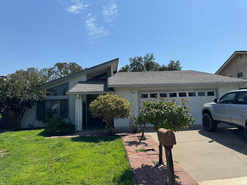 8068 Poulson St in Citrus Heights, CA - Building Photo
