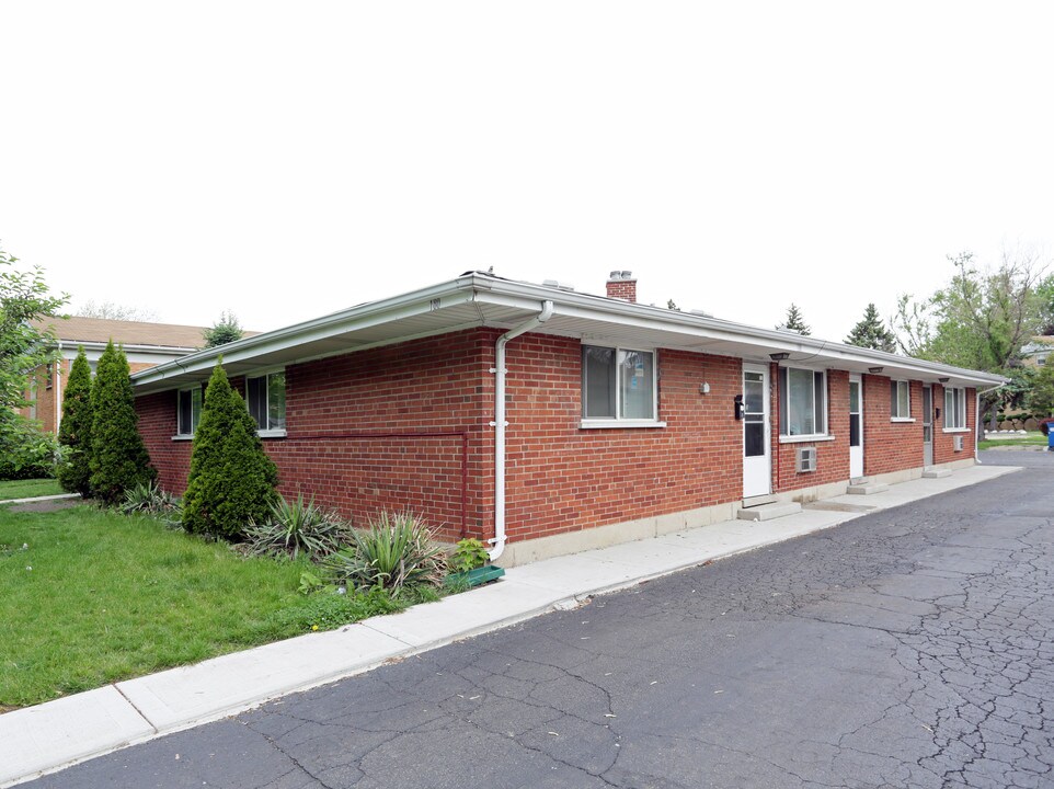 180 E Lorraine Ave in Addison, IL - Building Photo