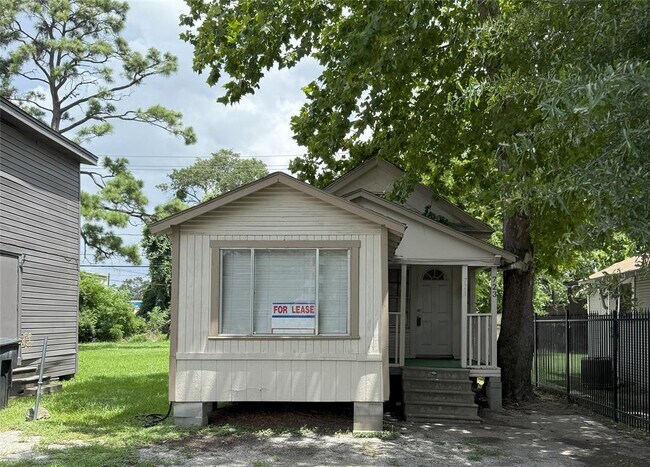 723-727 W 27th St in Houston, TX - Foto de edificio - Building Photo