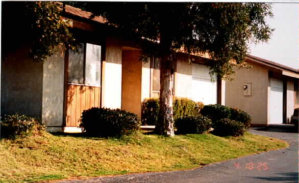 7433 McKinley St in Highland, CA - Building Photo