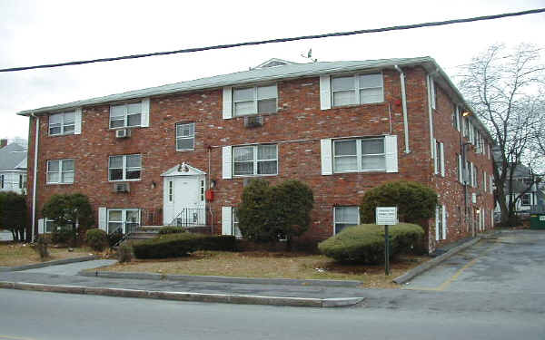 393 Wilder St in Lowell, MA - Foto de edificio