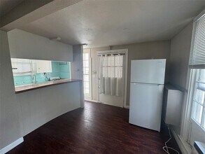 711 W 35th St in Austin, TX - Building Photo - Building Photo