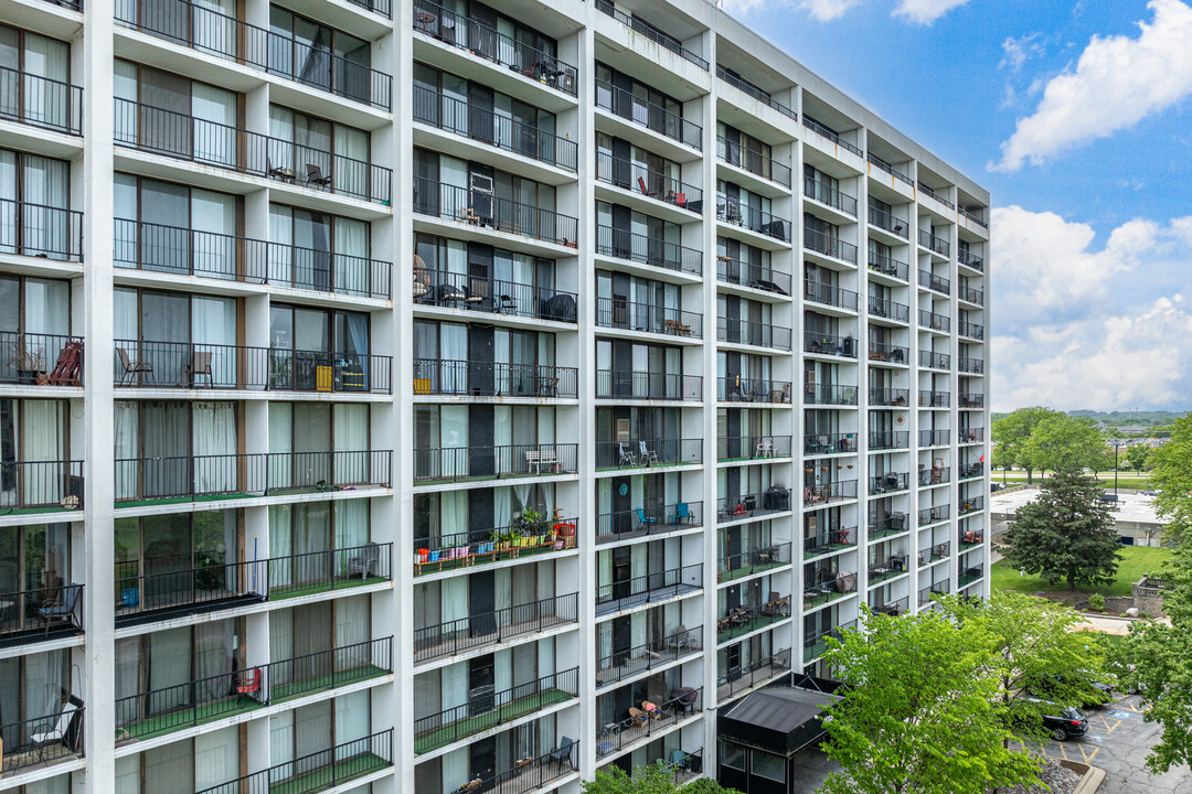 Cove Landing in Lombard, IL - Foto de edificio