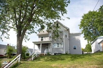 25 3rd St in Manor, PA - Building Photo - Building Photo