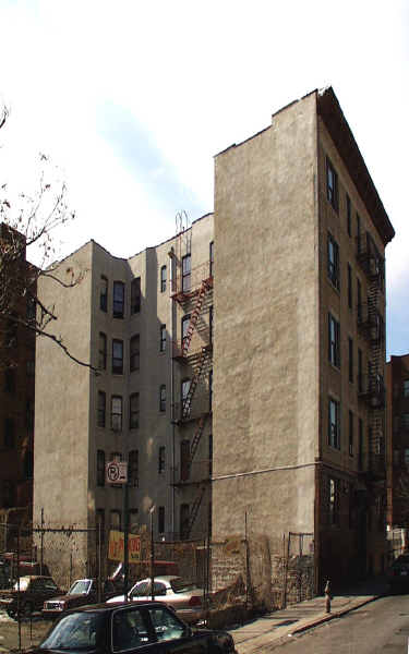 410 E 153rd St in Bronx, NY - Foto de edificio