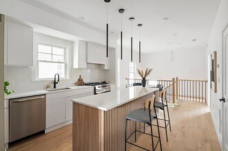 65 Merriam St, Unit 2 in Somerville, MA - Building Photo - Building Photo