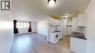 9515-9100 100 Ave. in Grande Prairie, AB - Building Photo - Building Photo