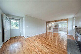 719 Cumberland Rd in Pittsburgh, PA - Building Photo - Building Photo