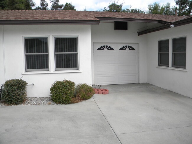 638 Montana St, Unit A in Monrovia, CA - Building Photo - Building Photo