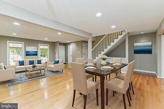 12220 Tildenwood Dr in Rockville, MD - Building Photo - Building Photo