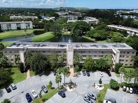 4301 Martinique Cir, Unit E4 in Coconut Creek, FL - Building Photo