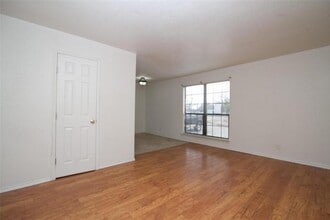 2619 FM 879 in Waxahachie, TX - Building Photo - Building Photo