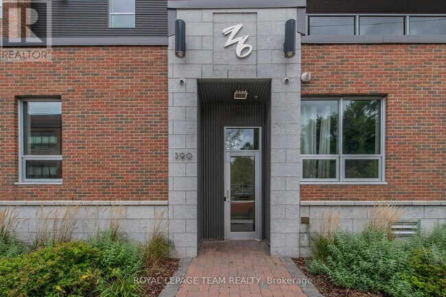390-390 Booth St in Ottawa, ON - Building Photo - Building Photo