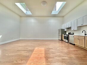 402 Crown St in New Haven, CT - Building Photo - Building Photo