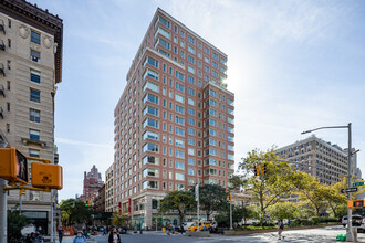 222 W 80 Street in New York, NY - Building Photo - Building Photo