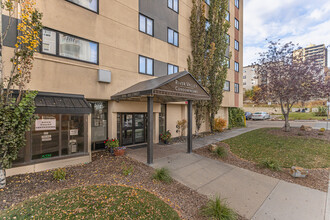 River Valley Condominiums in Edmonton, AB - Building Photo - Building Photo