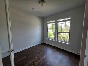 101 Cedar Hammock Trail in Tomball, TX - Building Photo - Building Photo