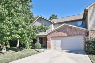 2005 Abby Glen Dr in Tipp City, OH - Building Photo