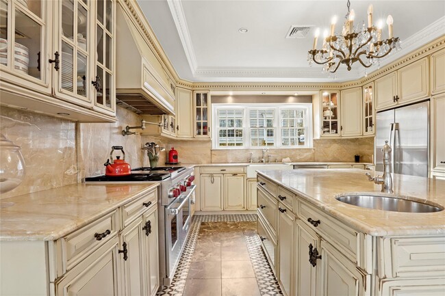 675 Quaker Rd in Chappaqua, NY - Building Photo - Building Photo