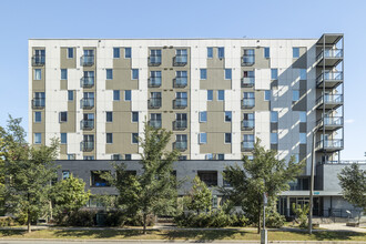140 Den Haag Dr in Ottawa, ON - Building Photo - Building Photo