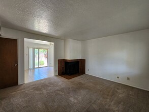 2711 Rincon Ct in Santa Fe, NM - Building Photo - Building Photo