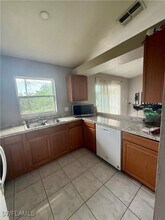 2122 NE 20th Ave in Cape Coral, FL - Foto de edificio - Building Photo