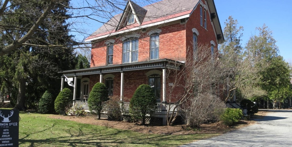 The Tracey House in Shelburne, VT - Building Photo