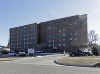 Midtown Towers in Newton, KS - Foto de edificio - Building Photo