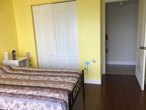 1200 Brickell Bay Dr, Unit 2803 in Miami, FL - Foto de edificio - Building Photo