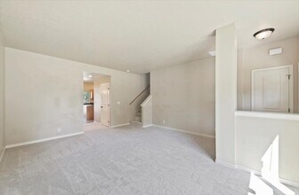 5789-5795 N Bogart Ln in Garden City, ID - Foto de edificio - Building Photo