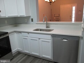 2004 Travis Point Ct in Odenton, MD - Building Photo - Building Photo