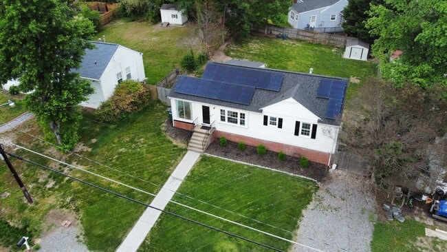 1124 Bridle Ln in Richmond, VA - Building Photo - Building Photo