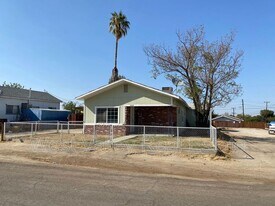 122 Buena Vista Pl in Taft, CA - Building Photo