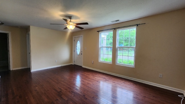 8031 Roxboro Rd in Norfolk, VA - Building Photo - Building Photo