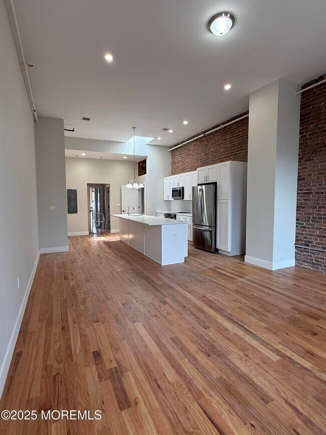 7 Broad St in Red Bank, NJ - Building Photo - Building Photo