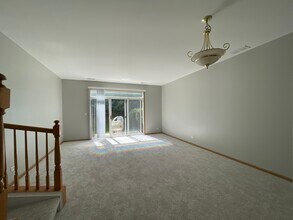 1207 Brookdale Dr in Carpentersville, IL - Building Photo - Building Photo