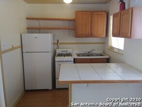 805 Eleanor Ave in San Antonio, TX - Building Photo - Building Photo
