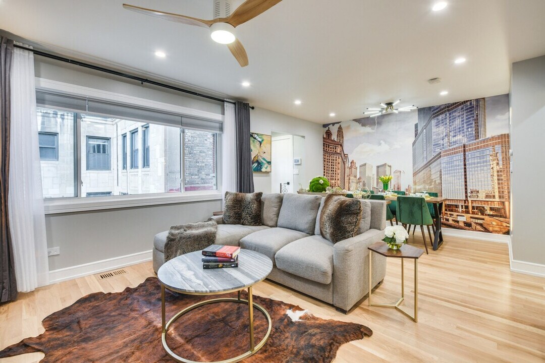 6242 N Kenmore Ave in Chicago, IL - Building Photo