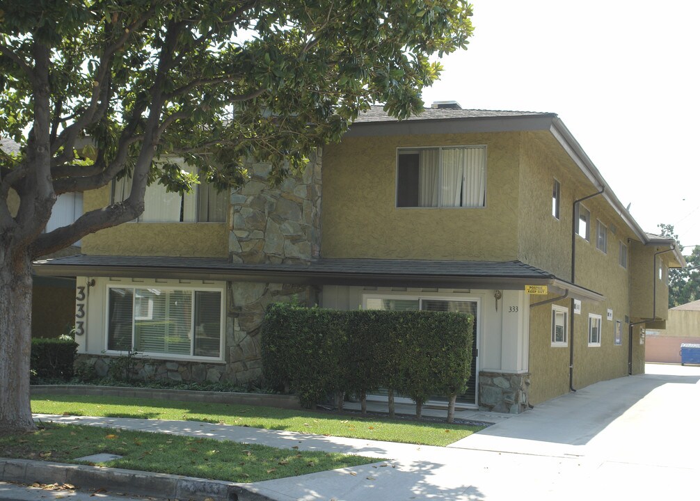 333 N Monterey St in Alhambra, CA - Building Photo