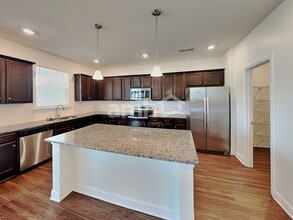 706 Cyprus Ave in Loganville, GA - Building Photo - Building Photo