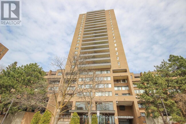 515-515 St. Laurent Blvd