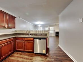 367 Hidden Creek Ln in Canton, GA - Building Photo - Building Photo